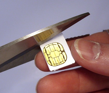 用普通SIM卡“制作”Micro SIM