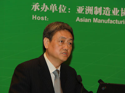 图文：中国电子信息产业集团董事长熊群力演讲