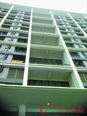 科技时代_富士康23岁员工昨日坠楼身亡 刚毕业成储备干部