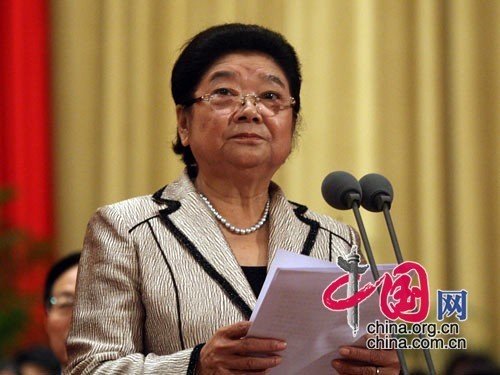 全国人大副委员长顾秀莲：网瘾治疗要规范