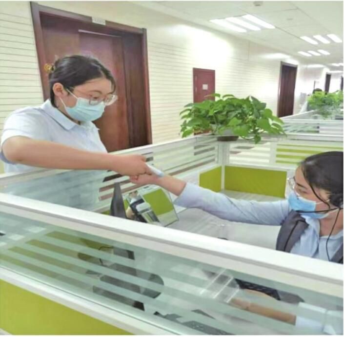 12345市民服务热线全力服务全市疫情防控大局 “这条热线就是我们的抗疫前线”