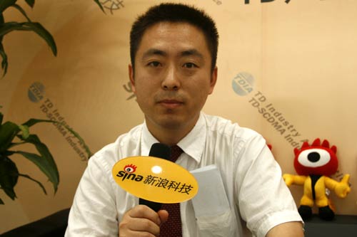 黄鑫接受新浪科技专访