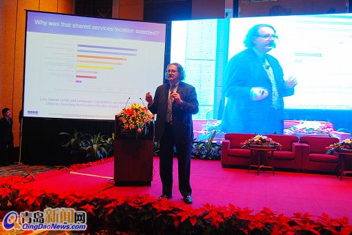 外国商业精英在峰会上谈经验