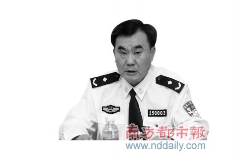 东莞市公安局党委副书记、副局长 利焕祥