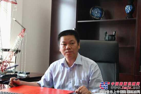 中联重科工程起重机分公司副总经理 郑波