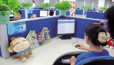 “妈妈班”的工作人员在工作