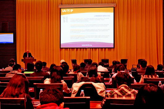 国际国内著名服务外包软件行业精英共同探讨国际市场发展。