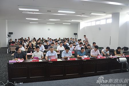 洛阳服务双创会在炎黄科技园召开