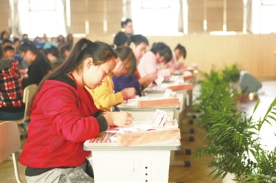 打造中职服务外包特色学校