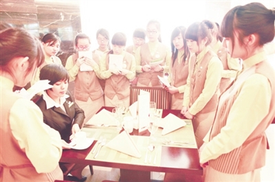 打造中职服务外包特色学校